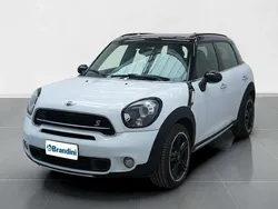 Bianco / tetto nero Usata 2014 Mini Cooper SD Countryman SUV | 11.900 € (Buon prezzo)