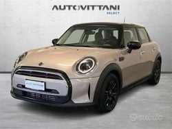 Beige Usata 2024 Mini Cooper Essential Due volumi | 23.950 € (Ottimo prezzo)