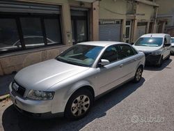 Grigio Usata 2004 Audi A4 Tre volumi | 3500 € (Molto cara)