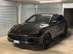 Nero Usata 2020 Porsche Cayenne Turbo S SUV | 95.900 €