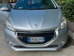 Usata 2013 Peugeot 208 Due volumi | 5000 € (Buon prezzo)