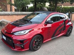 Rosso Usata 2022 Toyota Yaris Tre volumi | 35.000 € (Buon prezzo)