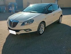 Bianco Usata 2010 Lancia Delta Due volumi | 3900 € (Buon prezzo)