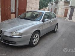Grigio Usata 2004 Alfa Romeo 147 Due volumi | 900 € (Buon prezzo)