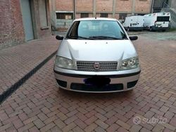 Grigio Usata 2009 Fiat Punto Due volumi | 3500 € (Buon prezzo)