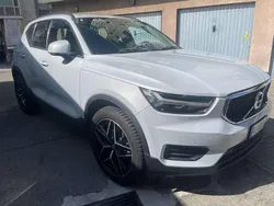 Bianco Usata 2021 Volvo XC40 Momentum SUV | 22.000 € (Ottimo prezzo)