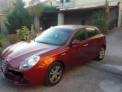 Rosso Usata 2013 Alfa Romeo Giulietta Exclusive Due volumi | 6000 € (Super prezzo)