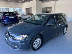 Grigio Usata 2017 VW Golf VII Business Tre volumi | 13.950 € (Ottimo prezzo)