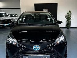 Nero Usata 2017 Toyota Yaris Hybrid Active Tre volumi | 11.500 € (Buon prezzo)