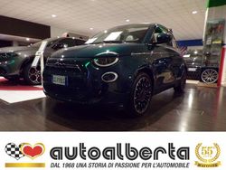 Ocean green Usata 2021 Fiat 500e La Prima Cabrio | 19.900 € (Molto cara)