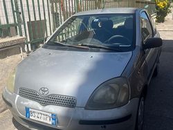 Usata 2005 Toyota Yaris Due volumi | 550 €