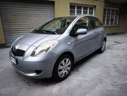 Grigio Usata 2008 Toyota Yaris Active Due volumi | 2500 € (Ottimo prezzo)