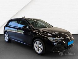 Nero Usata 2024 VW Golf VIII Life Tre volumi | 23.890 € (Buon prezzo)