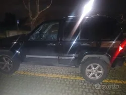 Usata 2006 Jeep Cherokee SUV | 3000 € (Super prezzo)
