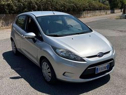 Grigio Usata 2011 Ford Fiesta Due volumi | 5000 € (Buon prezzo)