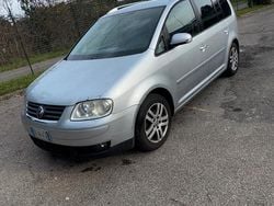 Grigio Usata 2007 VW Touran Monovolume | 2500 € (Buon prezzo)