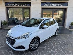 Bianco Usata 2017 Peugeot 208 Active Due volumi | 8450 € (Buon prezzo)