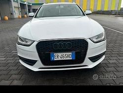 Bianco Usata 2013 Audi A4 Tre volumi | 8000 € (Buon prezzo)