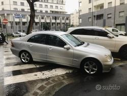 Usata 2006 Mercedes C220 Avantgarde Due volumi | 3000 € (Buon prezzo)