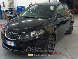 Nero Usata 2023 Lancia Ypsilon Gold Due volumi | 10.850 €