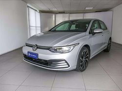 Reflex silver metallizzato Usata 2023 VW Golf VIII Life Tre volumi | 22.900 € (Ottimo prezzo)