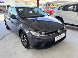 Grigio Usata 2023 VW Polo Life Tre volumi | 17.900 € (Buon prezzo)