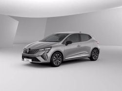 Grigio aviation Nuova 2025 Renault Clio V Techno Due volumi | 23.000 € (Molto cara)