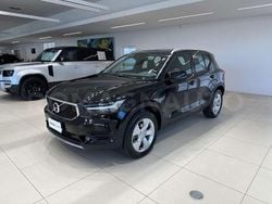 Nero Usata 2019 Volvo XC40 Momentum SUV | 23.500 € (Cara)