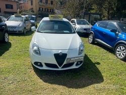 Bianco Usata 2011 Alfa Romeo Giulietta Progression Tre volumi | 7500 € (Buon prezzo)