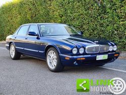 Blu Usata 1998 Jaguar XJ8 Executive Tre volumi | 15.000 € (Buon prezzo)