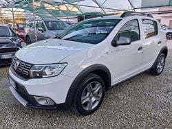 Bianco Usata 2017 Dacia Sandero Stepway Tre volumi | 8200 € (Buon prezzo)
