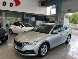 Argento Usata 2022 Skoda Octavia Executive Tre volumi | 21.800 € (Buon prezzo)