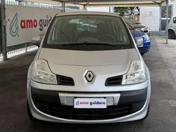 Argento Usata 2009 Renault Modus Monovolume | 3000 € (Buon prezzo)
