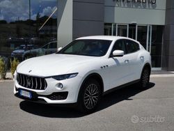 Bianco Usata 2018 Maserati Levante GranLusso SUV | 34.900 € (Buon prezzo)