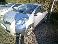 Argento Usata 2010 Toyota Yaris Sol Tre volumi | 5800 € (Buon prezzo)
