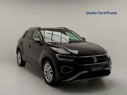 Deep black perlato Usata 2023 VW T-Roc Life SUV | 23.900 € (Buon prezzo)