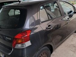 Grigio Usata 2009 Toyota Yaris Station wagon | 4200 € (Buon prezzo)