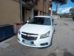 Bianco Usata 2011 Chevrolet Cruze Tre volumi | 4000 € (Molto cara)