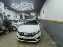 Bianco Usata 2024 Dacia Sandero Expression Tre volumi | 14.900 € (Cara)