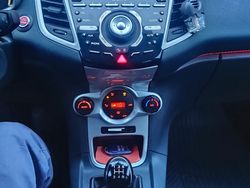 Nero Usata 2012 Ford Fiesta Titanium Due volumi | 5200 € (Cara)