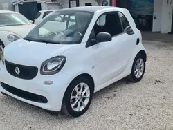 Bianco Usata 2015 Smart ForTwo Coupé Due volumi | 8700 € (Ottimo prezzo)