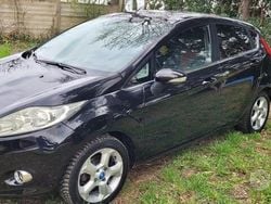 Usata 2010 Ford Fiesta Due volumi | 4700 € (Buon prezzo)