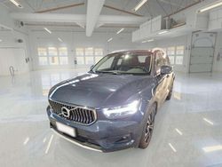 Blu Usata 2021 Volvo XC40 Inscription SUV | 26.000 € (Cara)