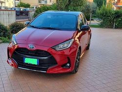 Usata 2023 Toyota Yaris Hybrid Style Tre volumi | 19.500 € (Cara)