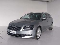 Grigio met. Usata 2017 Skoda Superb Executive Station wagon | 17.900 € (Buon prezzo)