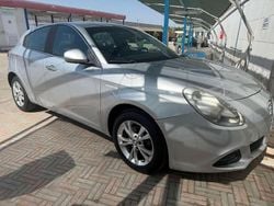 Argento Usata 2011 Alfa Romeo Giulietta Distinctive Due volumi | 3999 € (Super prezzo)