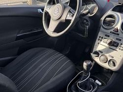 Usata 2009 Opel Corsa Edition Tre volumi | 1900 € (Buon prezzo)