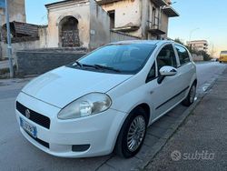 Bianco Usata 2011 Fiat Punto Tre volumi | 1999 € (Super prezzo)