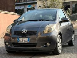 Grigio Usata 2008 Toyota Yaris Tre volumi | 2700 € (Super prezzo)