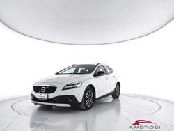 Bianco Usata 2018 Volvo V40 Business Edition Due volumi | 11.900 € (Buon prezzo)